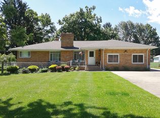 416 Mapleview Dr, Seven Hills, OH