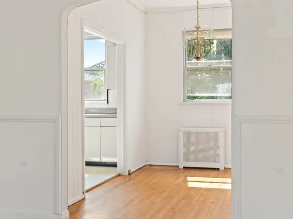 536 East 43rd Street image 2 of 10