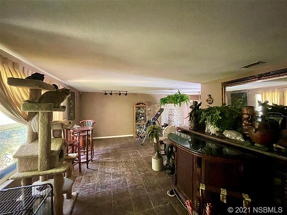 4th image of 374 Auburn Dr