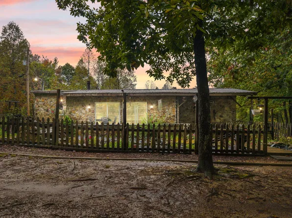 794 Morris Cemetary Rd, West Liberty, KY 41472