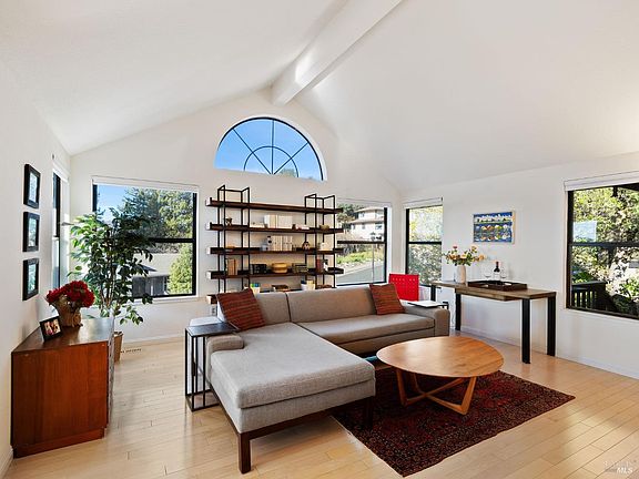 2nd image of 1106 Sunnyside Drive