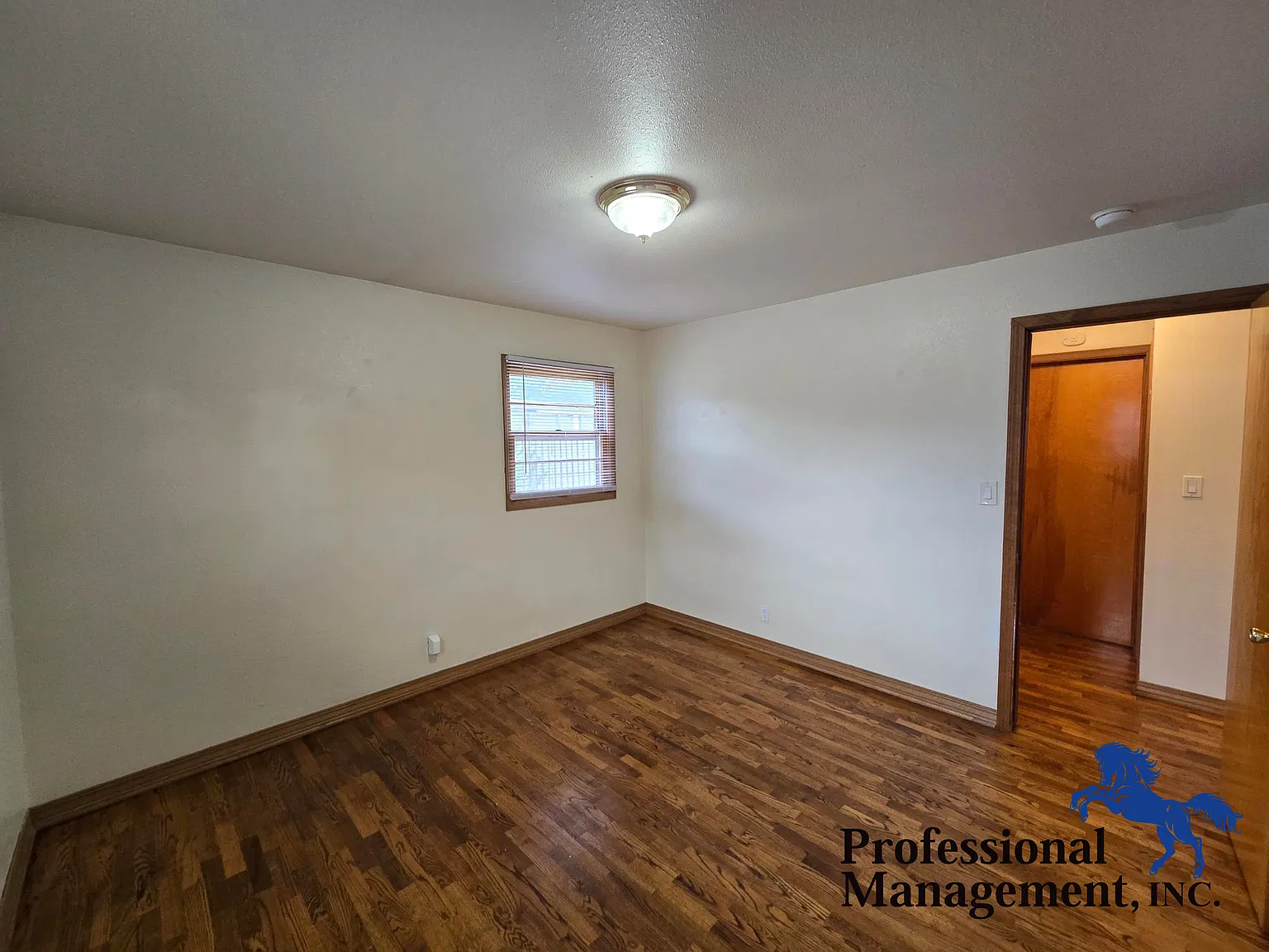 2 bed, 1050 sqft, $1,250 — Photo 4