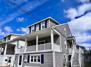 9 N Wyoming Ave, Ventnor, NJ 08406