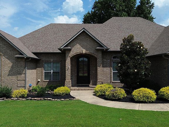 2nd image of 4303 Phillips Dr