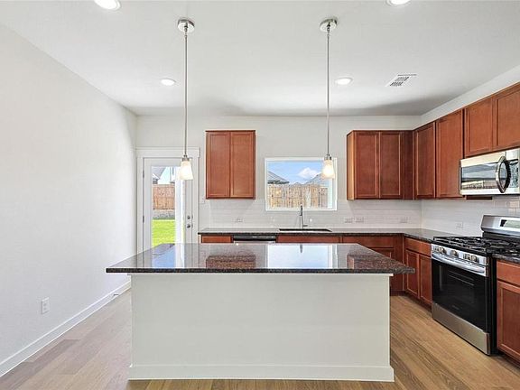 2nd image of 623 Russell Dr