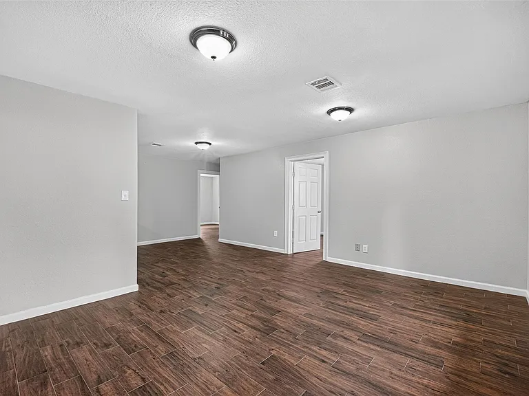 1112 Johnson St — Photo 11