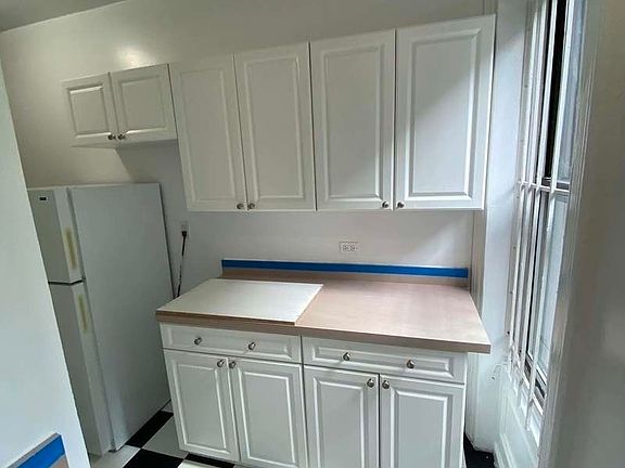 5th image of 787 Lexington Ave #4ER