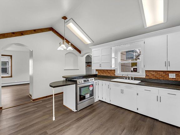 5th image of 275 E 13th St