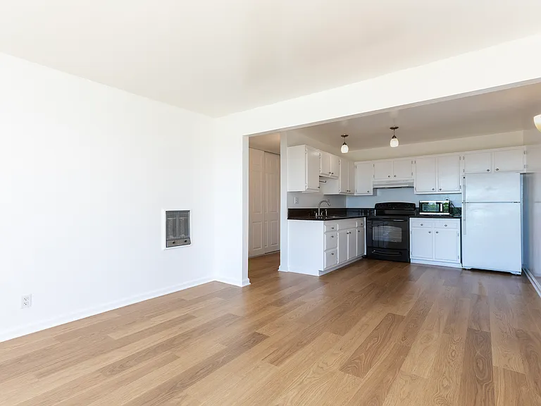 Channel View Apartments — Photo 43