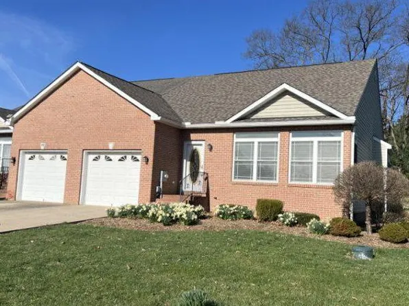 136 Brookline Dr, Charles Town, WV 25414