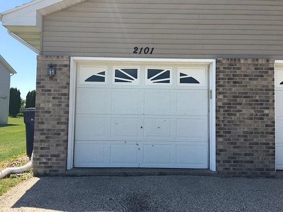 4th image of 2107 Green Valley Dr