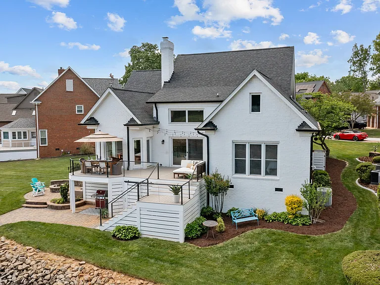 7322 Swansea Ln — Photo 9