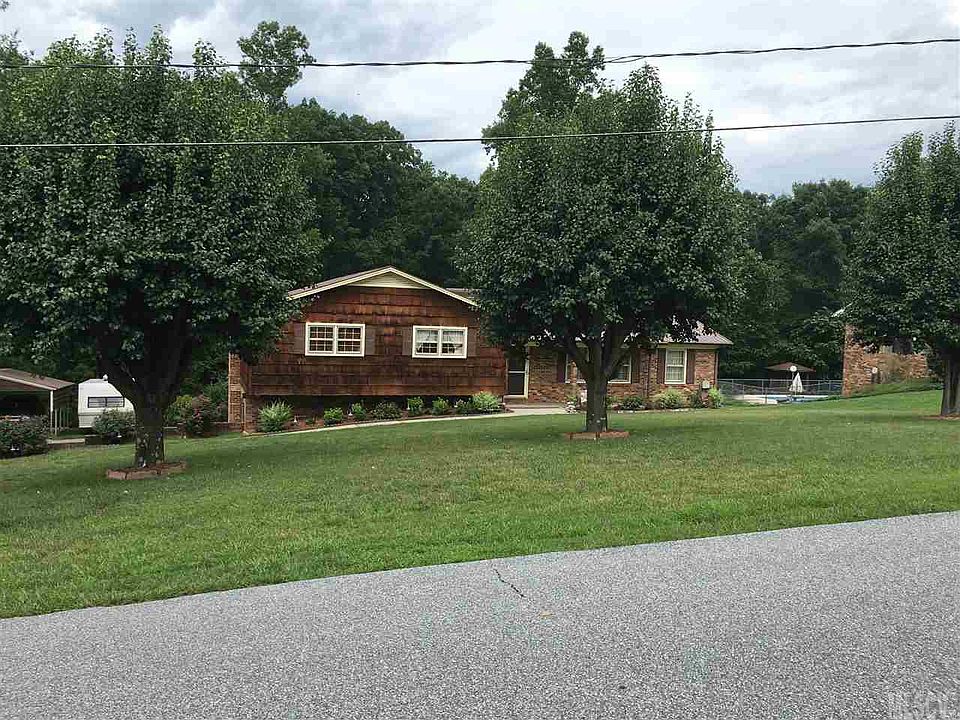 1st image of 383 Birch Circle Dr