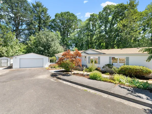 151 Oakwood Dr, Saint Helens, OR 97051