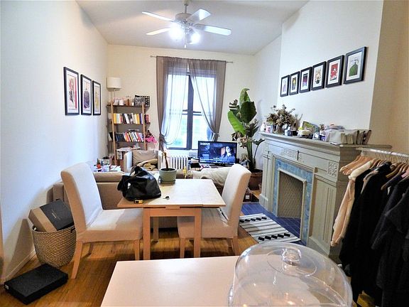 2nd image of 20 W 70th St #4R