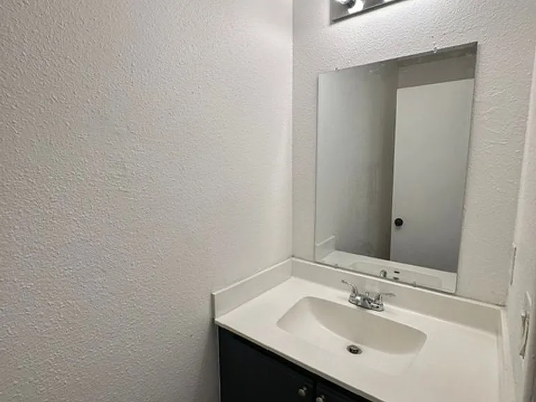 3411 Center Dr — Photo 23