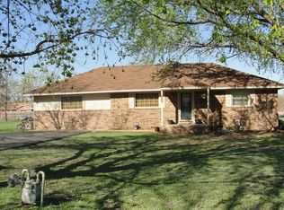 810 N 3rd St, Morris, OK 74445