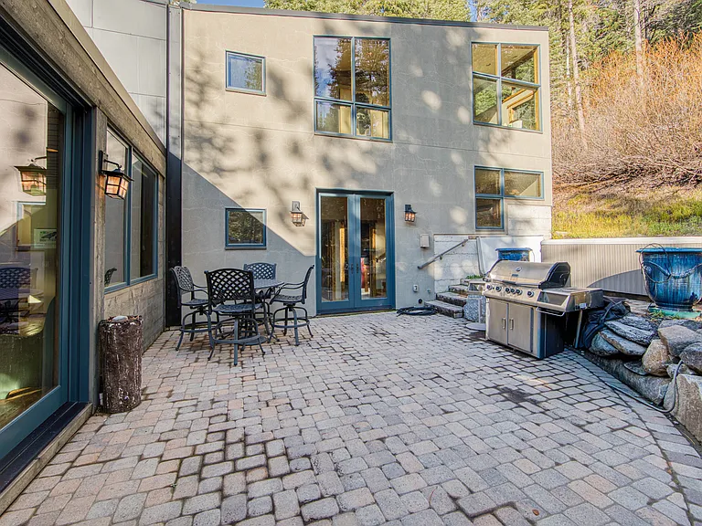 7828 River Rd — Photo 37