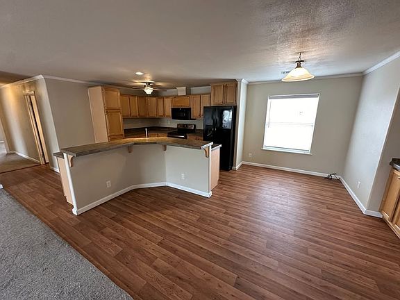 2nd image of 203 Plum St