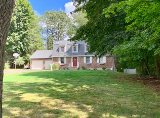34 Aresco Dr, Rockfall, CT 06481