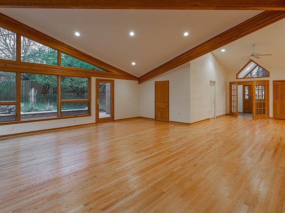 5th image of 2685 Overridge Dr
