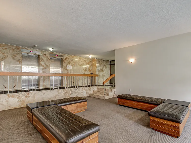 370 Ridelle Ave — Photo 41