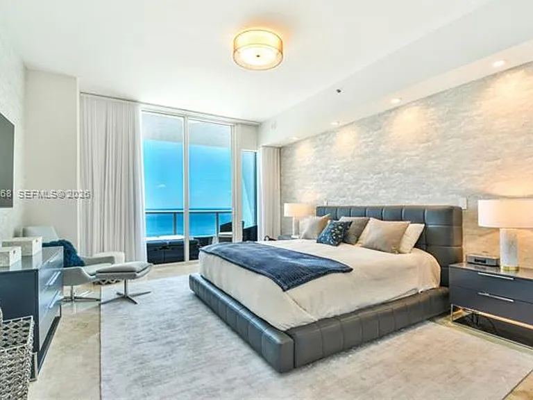 100 S Pointe Dr #2806 — Photo 15