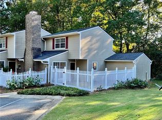 555 Picketts Bend Ct, Marietta, GA 30008