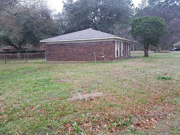 4th image of 1625 W Court Dr