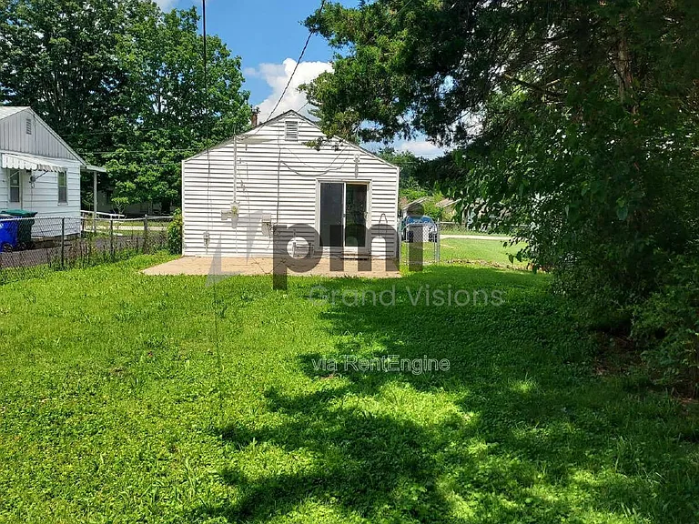 1719 W Olive St — Photo 14