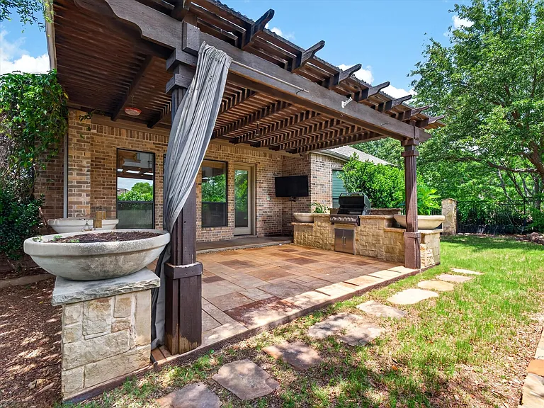 4101 Cherokee Dr — Photo 29