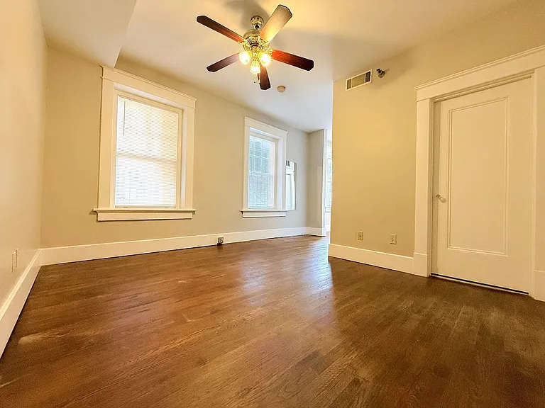 Katherine Court Apartments — Photo 16