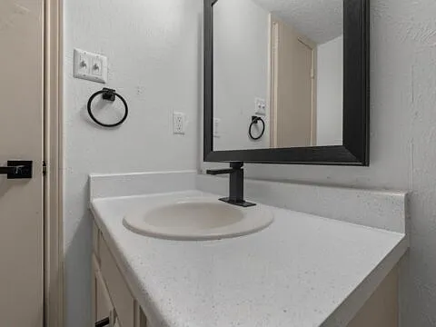 Little Creek Apartments — Photo 7