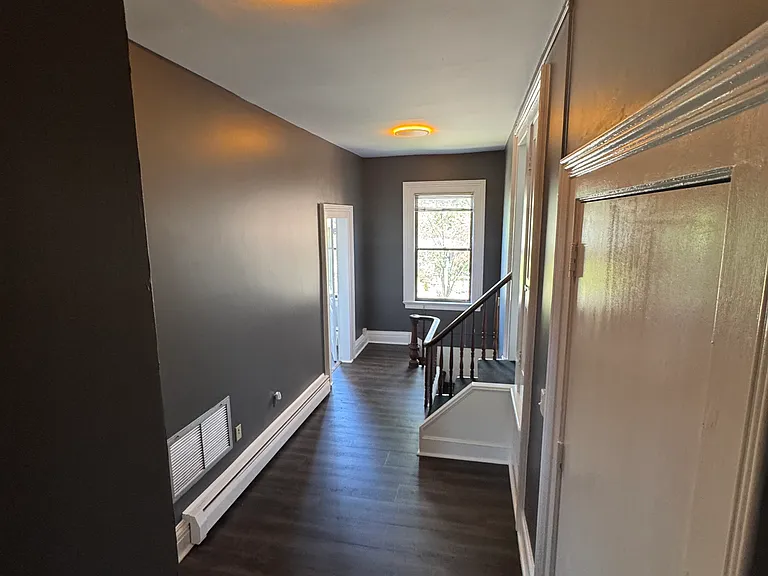 Hallway to bedrooms