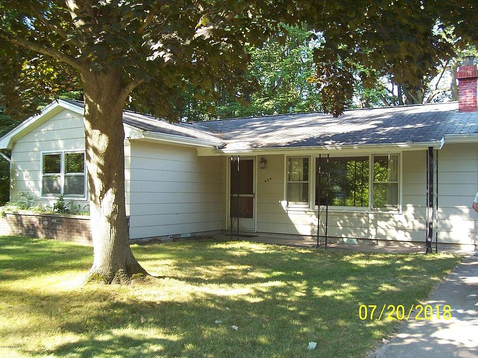 1st image of 604 S Norton St