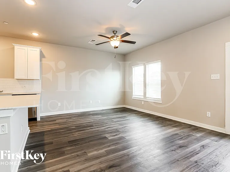 357 N Centro Cir — Photo 5