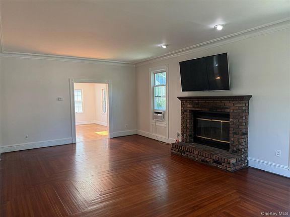 5th image of 13 Walnut St