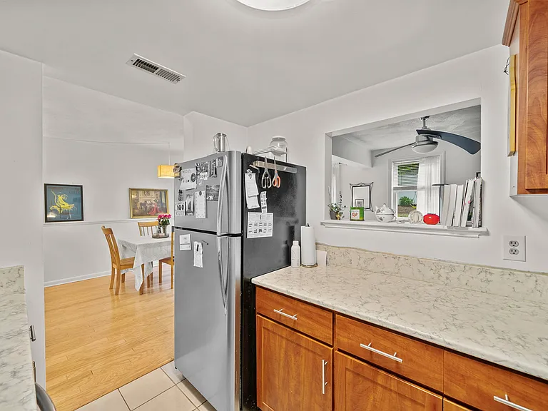 11 Marion St #A — Photo 10