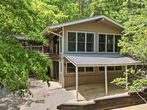 206 White Antelope St, Waleska, GA 30183