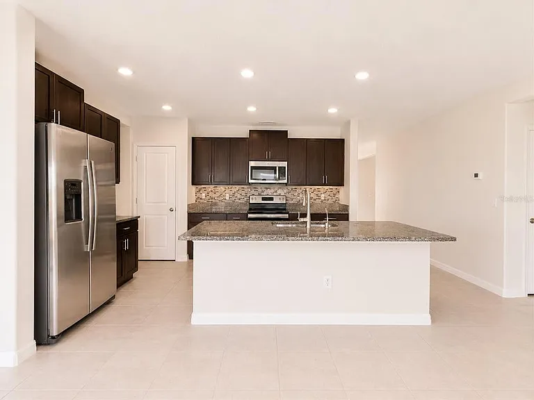 5462 Grays Harbor Ct — Photo 5