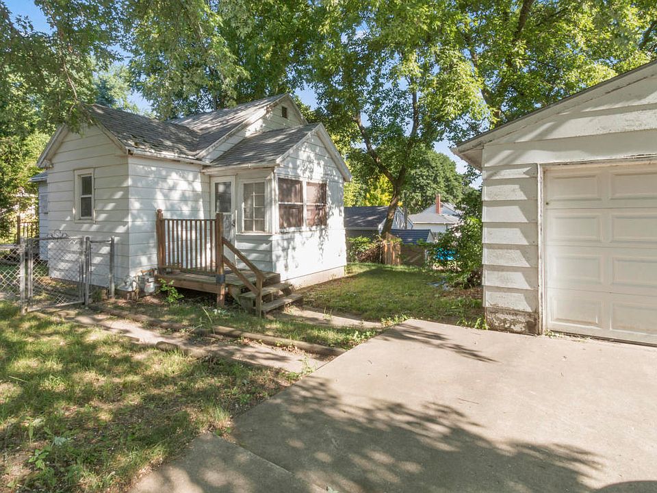 1st image of 3185 W Barry Dr