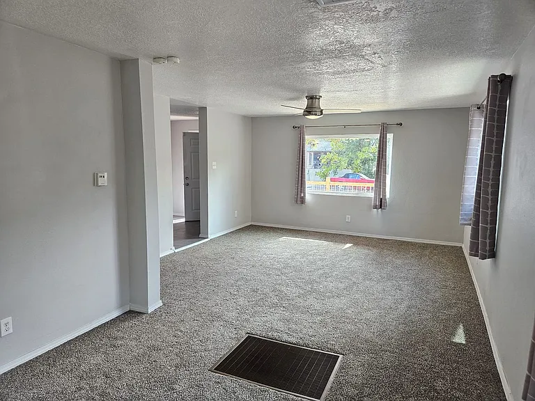 317 Hazeldine Ave SW — Photo 5