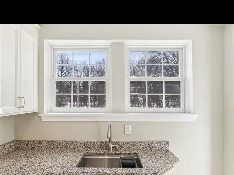 27 Elm Rd — Photo 2