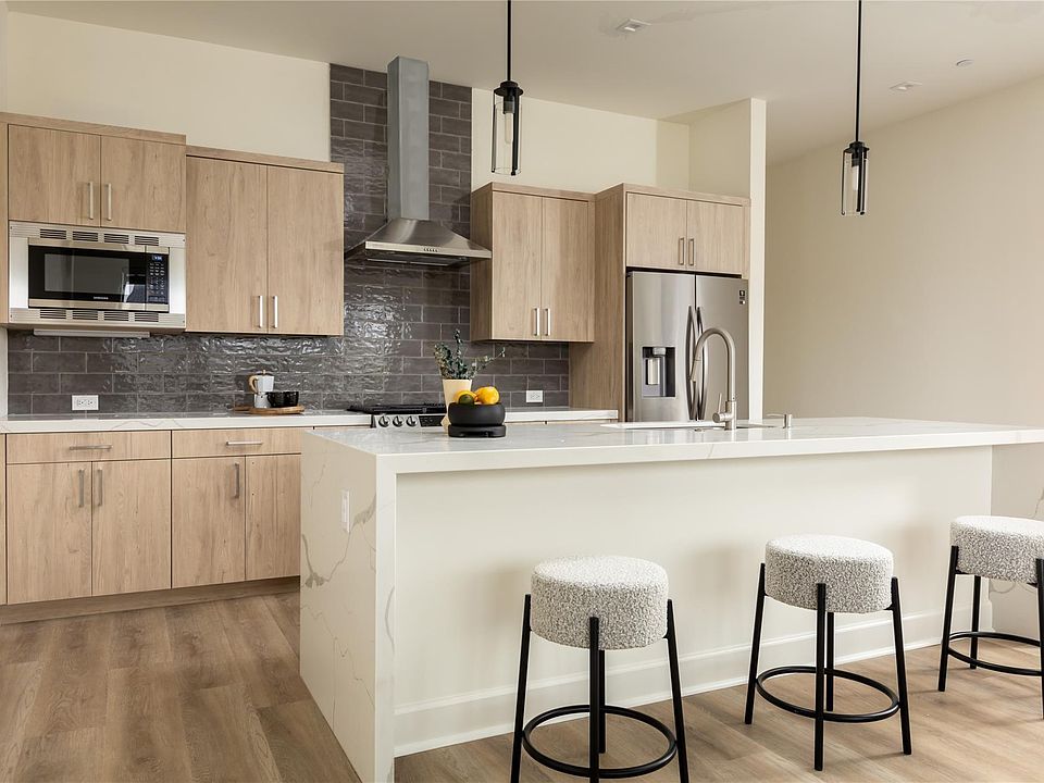 1st image of 1901 S Harwood St #102