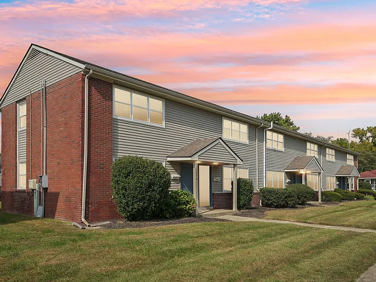 Columbus Crossing Townhomes — Photo 24