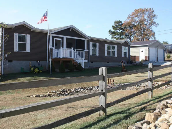 809 Catlett Farms Way, Kodak, TN 37764