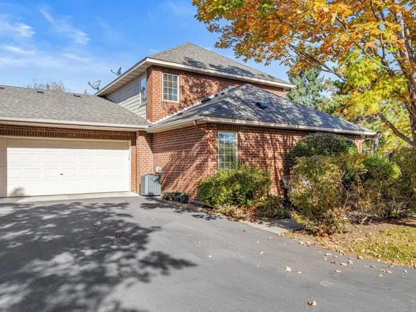 1908 Hunter Hill Rd, Hudson, WI 54016