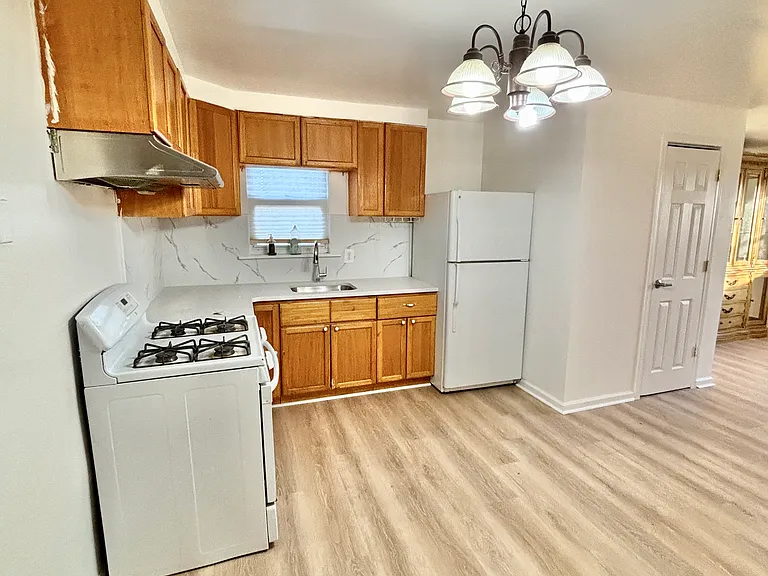1515 Tyson Ave #3 — Photo 6