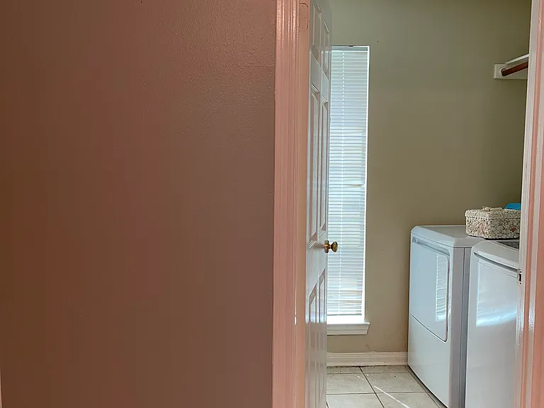 1401 Helmsley Dr — Photo 38