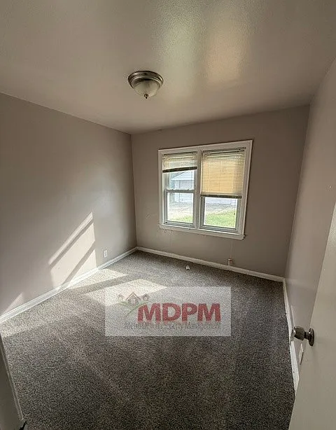 3 bed, 1200 sqft, $1,200 — Photo 2